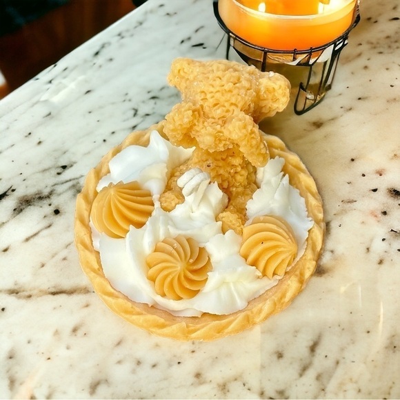 ⚠️SALE Candle // Handmade Teddy Bear Shaped Candle SEND OFFERS🥳 - Picture 4 of 5